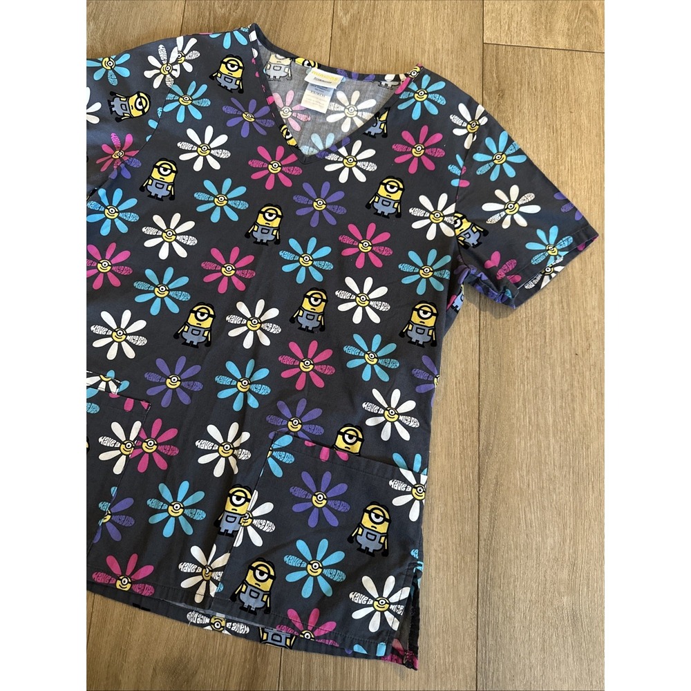 Minions Scrub Top Womens X-Small Multicolor Floral Medical Dental‎ Veterinarian